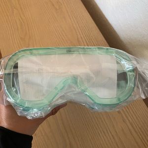 Plastic protective goggles 10 pack